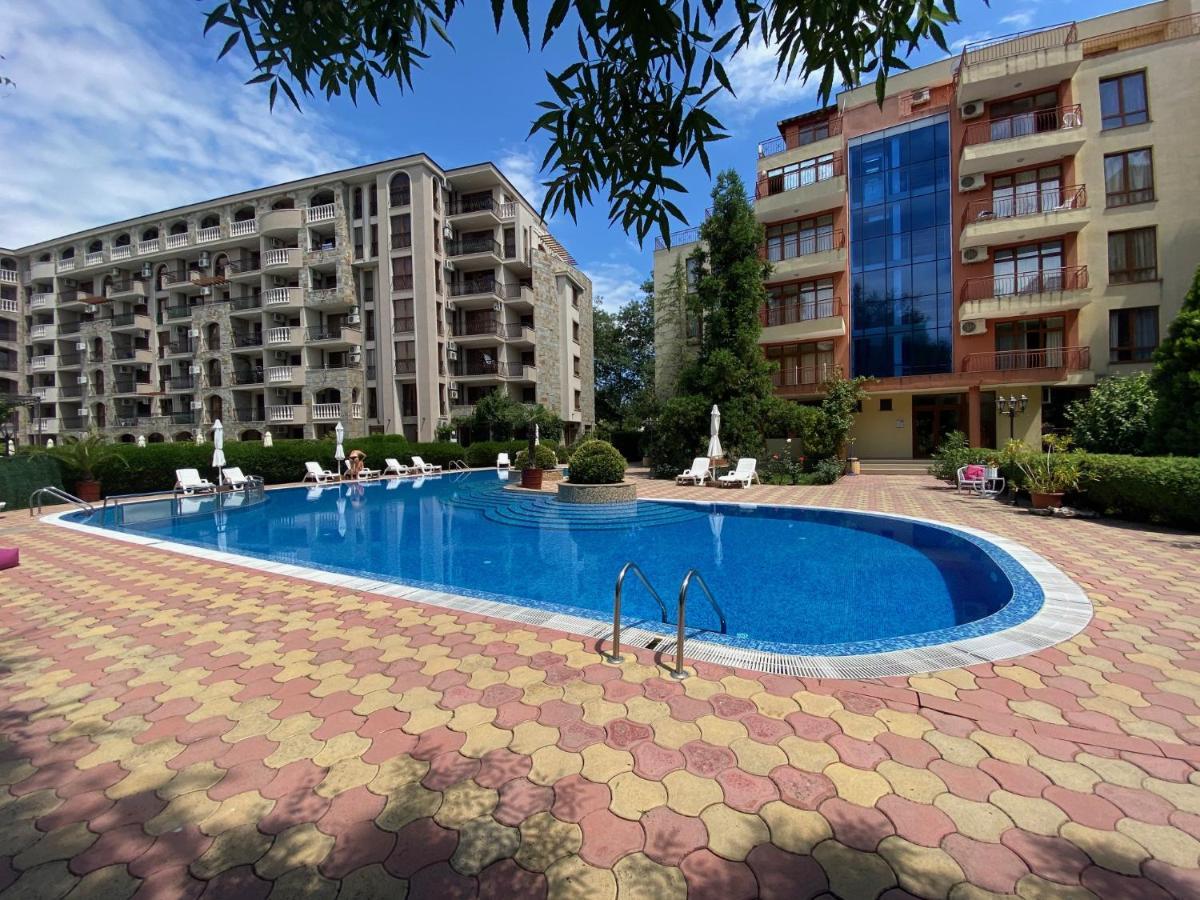 Anita A15 Family Apartment Pantai Sunny Bagian luar foto