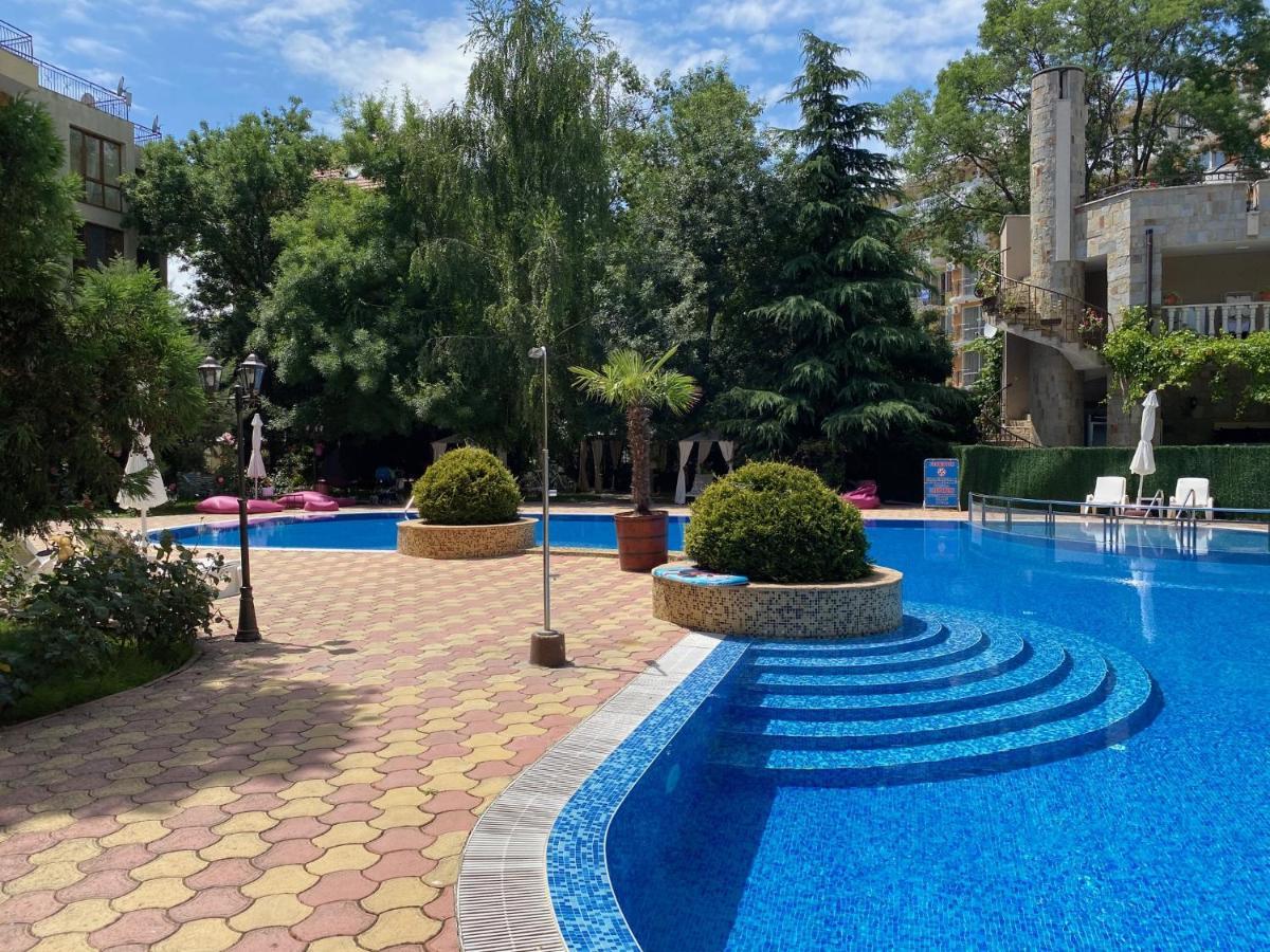 Anita A15 Family Apartment Pantai Sunny Bagian luar foto